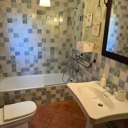 Casa Unifamiliar Con Piscina.